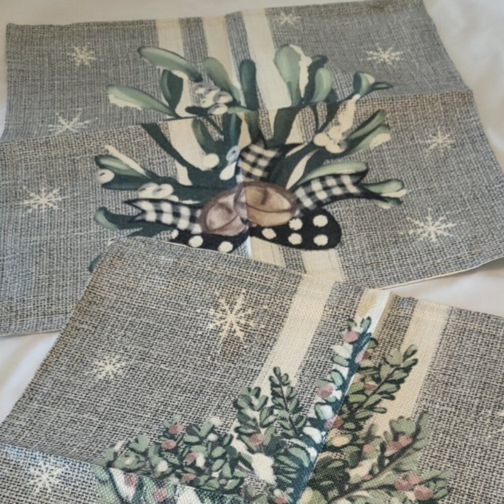Winter Christmas Throw Pillow Covers Tree Pinecone Snow 18" Green - Picture 2 of 8